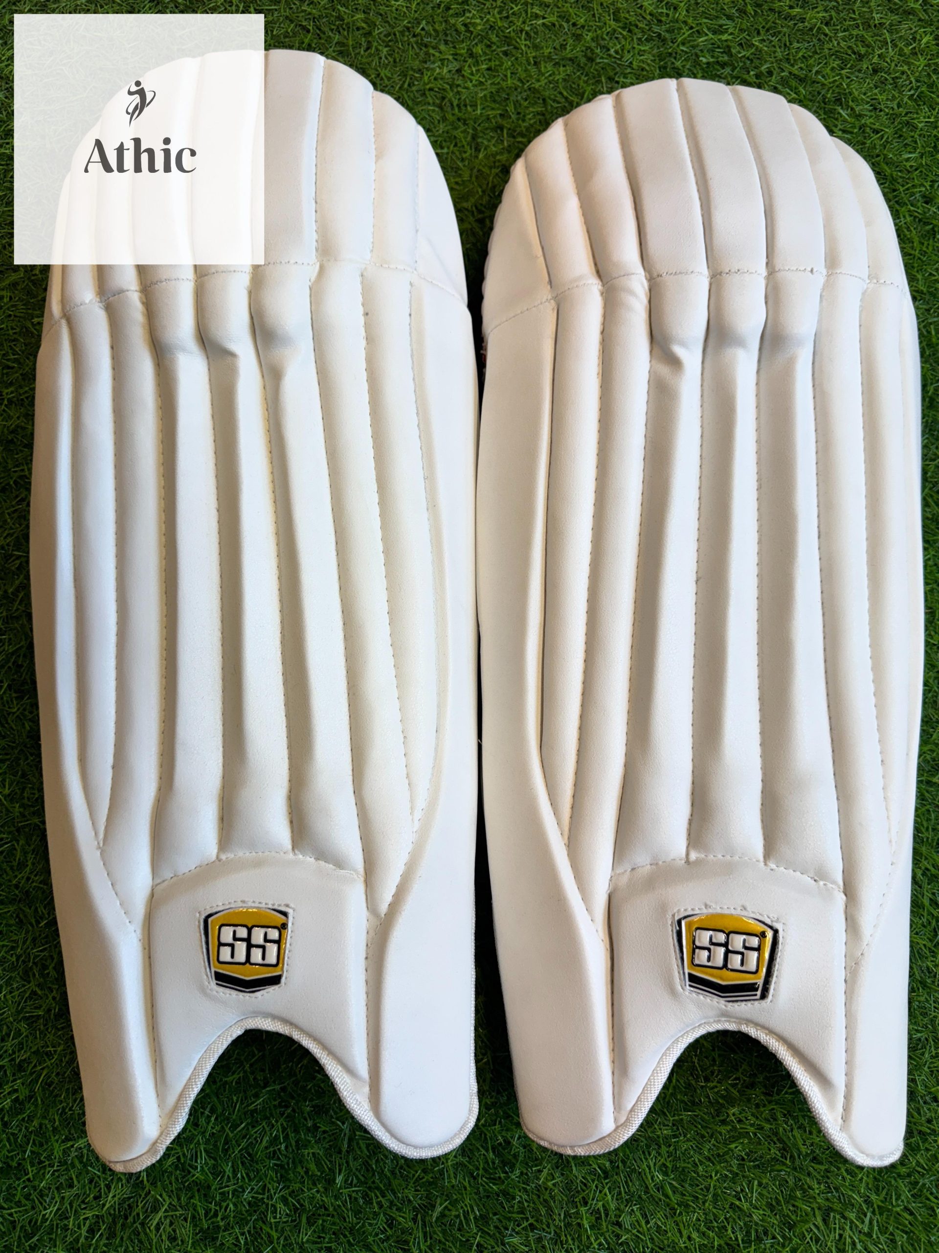 SS Wicket Keeping Pads - Lightweight Comfort & Protection